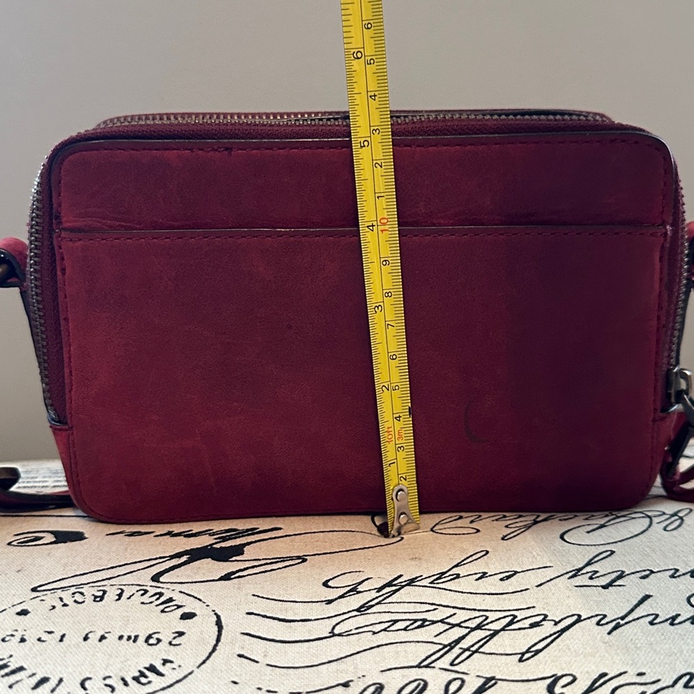 Frye Leather Zip Top Sangria Camera Bag Purse - Picture 10 of 10